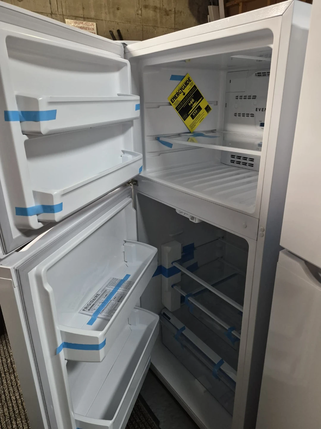 New Frigidaire Top Freezer Refrigerator - photo 2