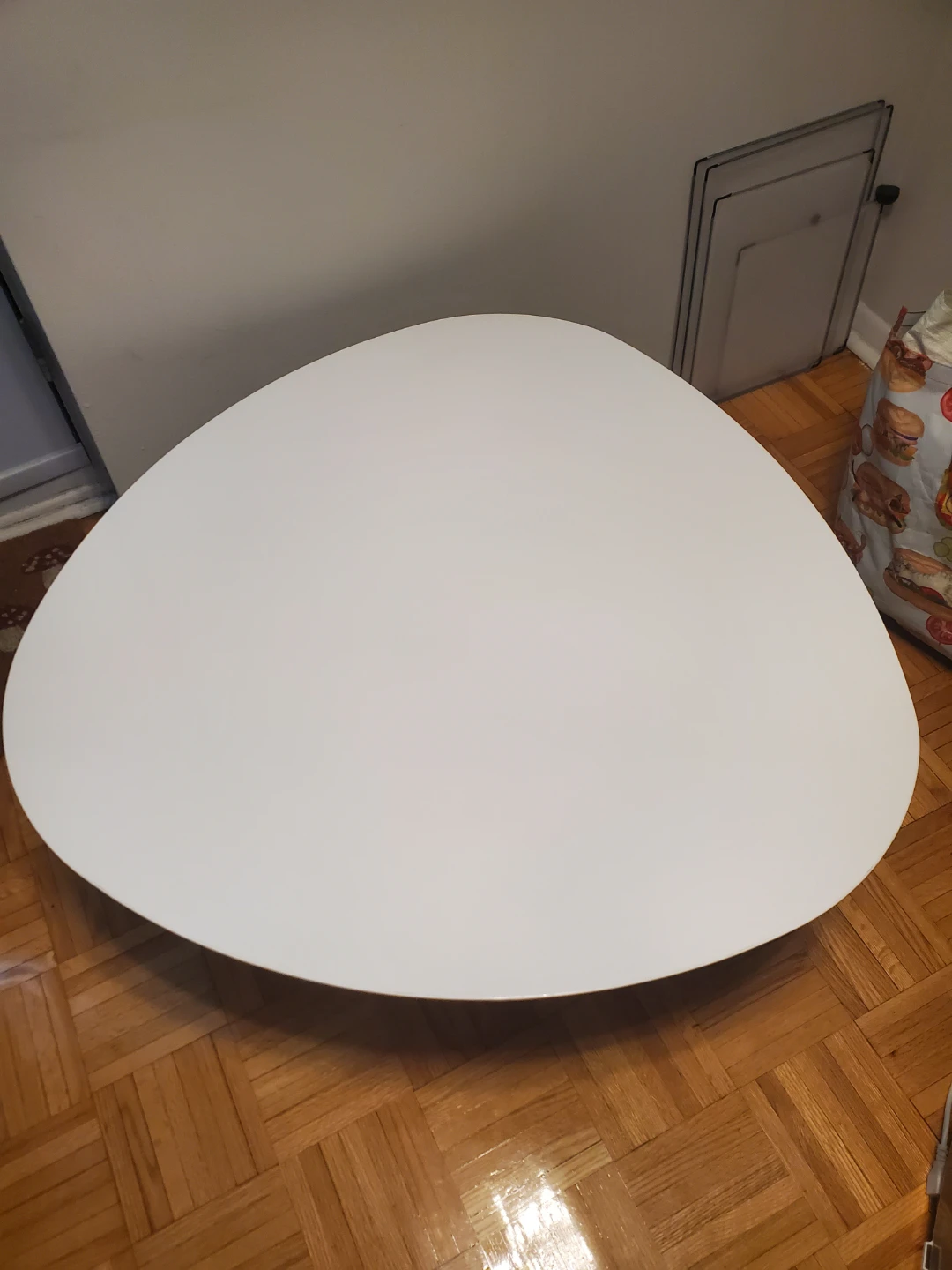 Structube Table White