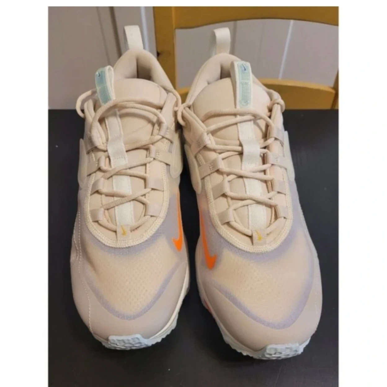 Nike Sneakers in Cream and Orange - photo 3