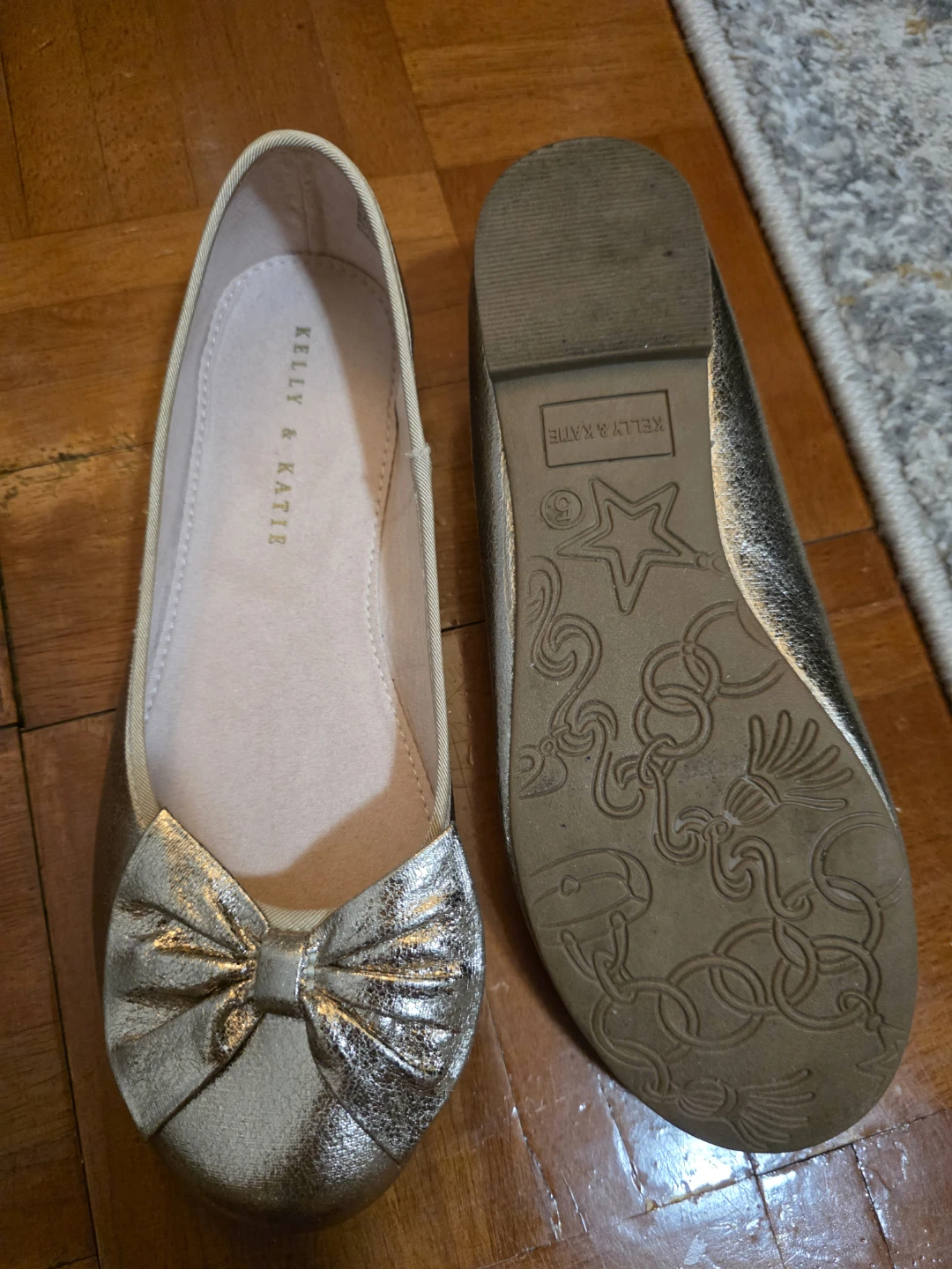 Kelly & Katie Gold Ballet Flats Size 5 - photo 4