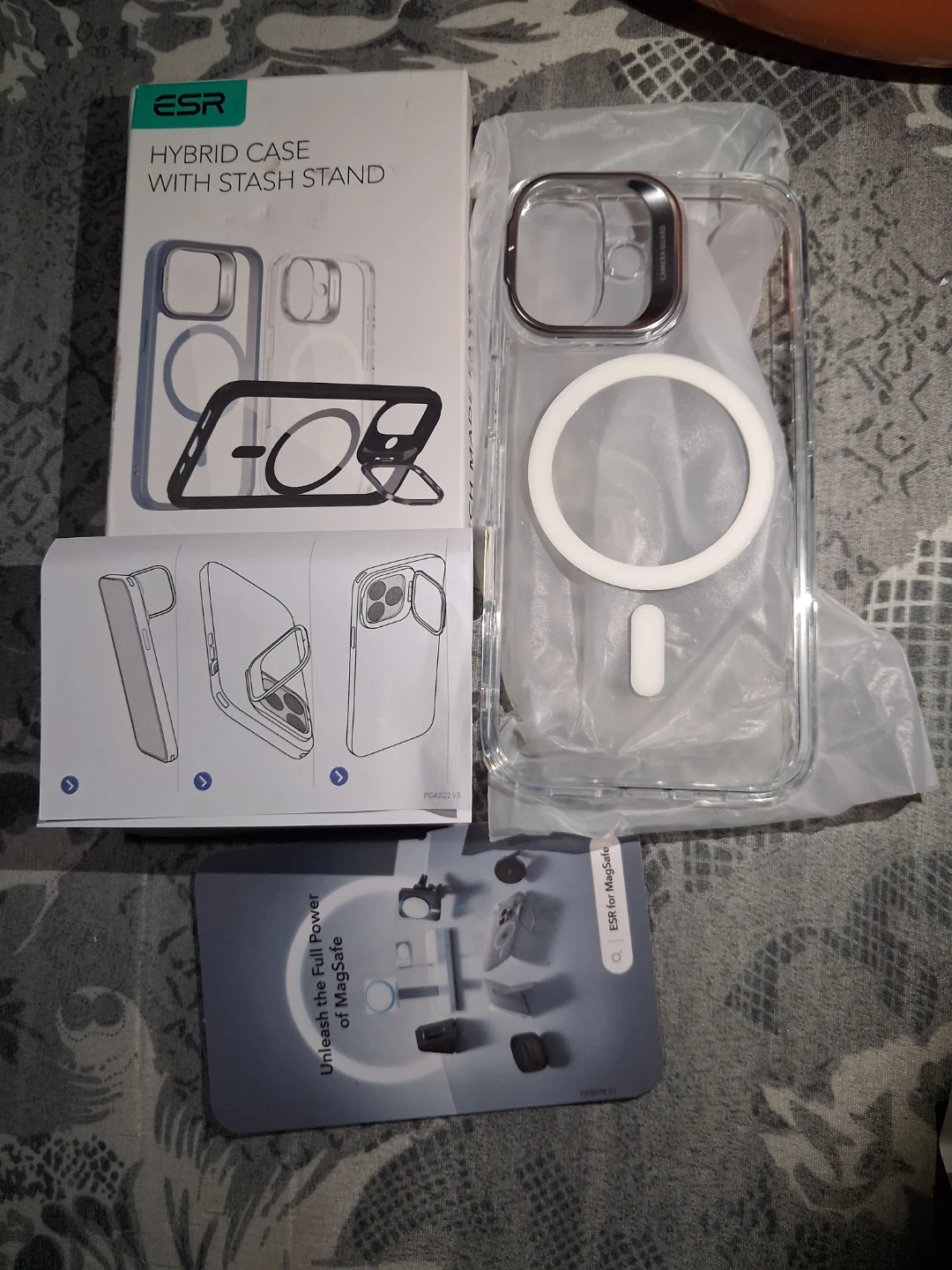 ESR Hybrid Case for iPhone 16
