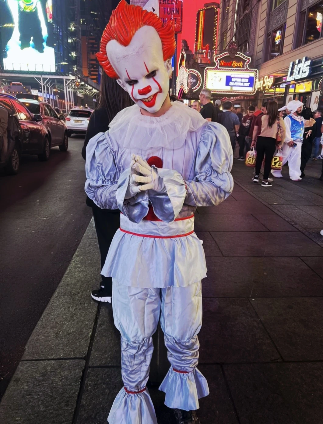 IT Pennywise the Dancing Clown Halloween    🎈🎃