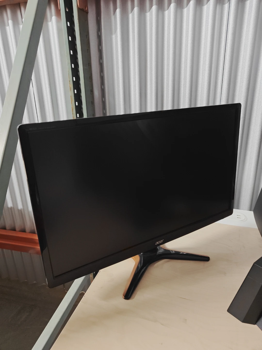 Multiple monitors LG/Samsung/Acer 24"-27 inches