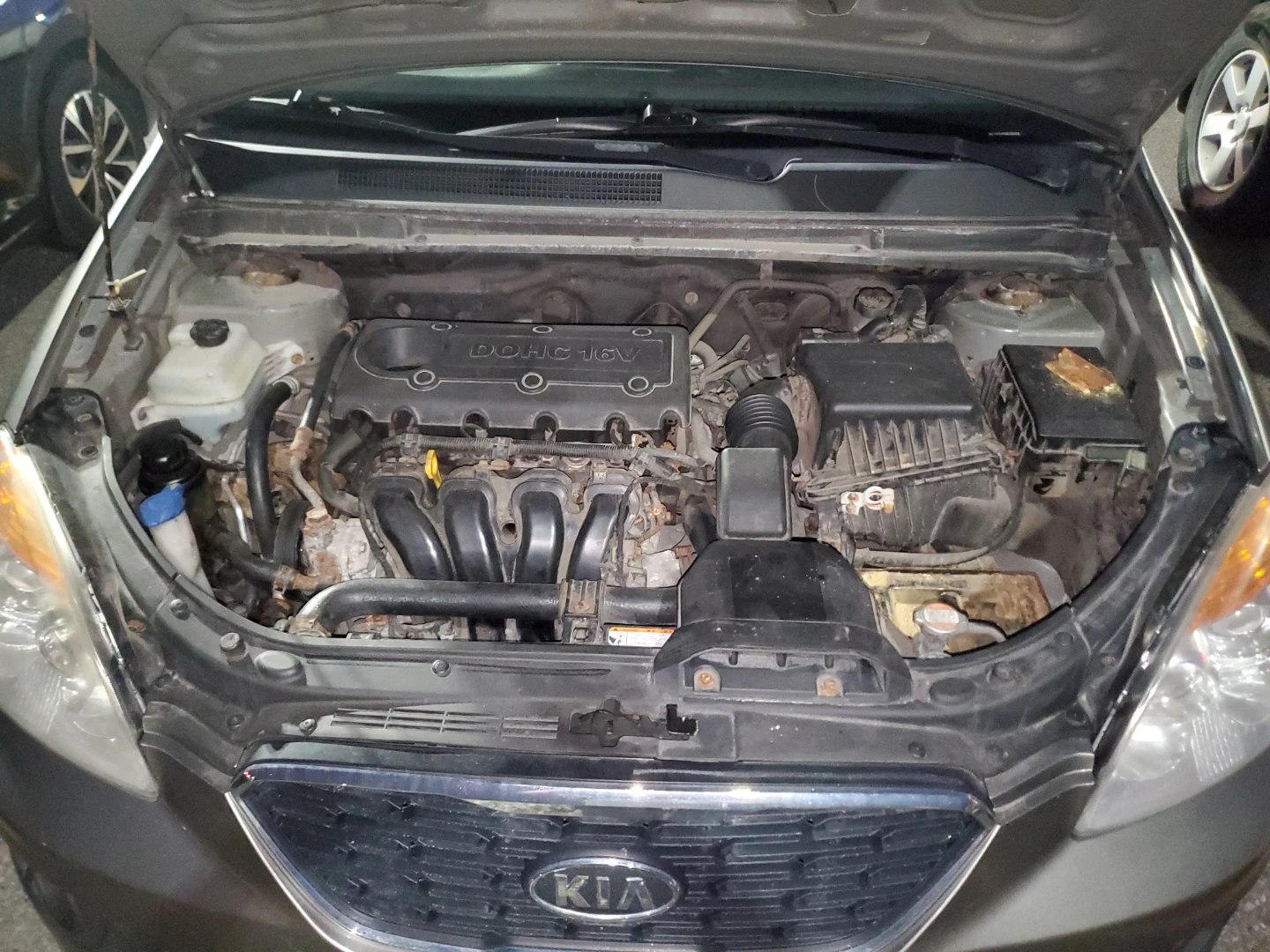 2012 Kia Rondo for parts or project - photo 4