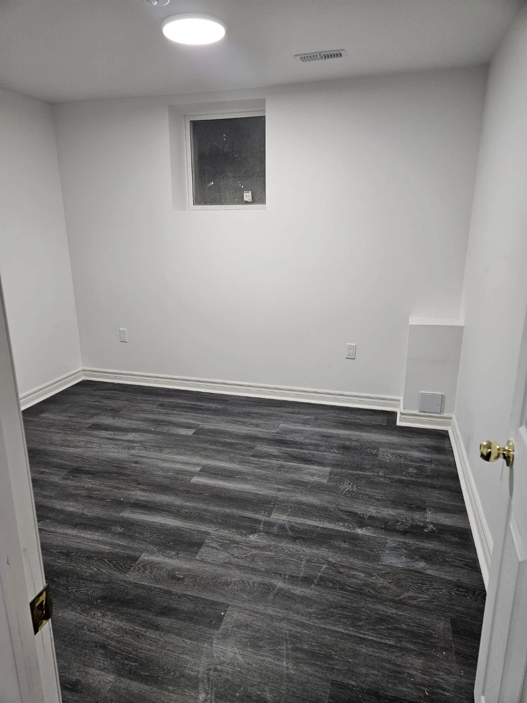 3 Bedroom basement for rent in Brampton near Sheridan college - photo 2