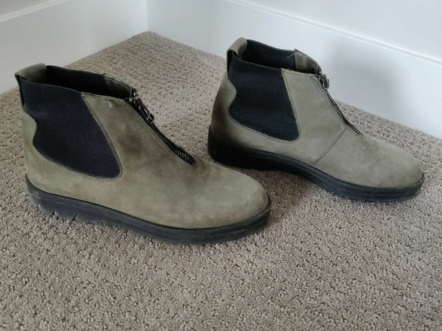 Women's Canada Santana Leather Ankle Winter Boots Shoes - Size 7