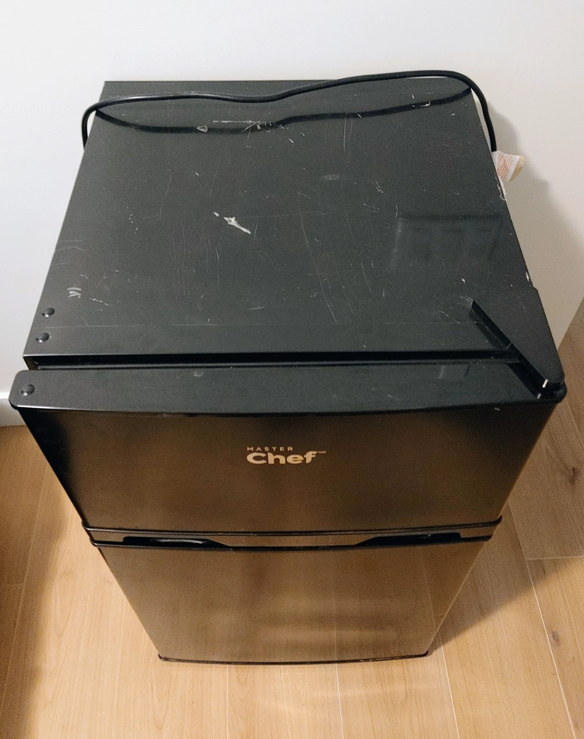 Master Chef Mini Fridge with Freezer - photo 2