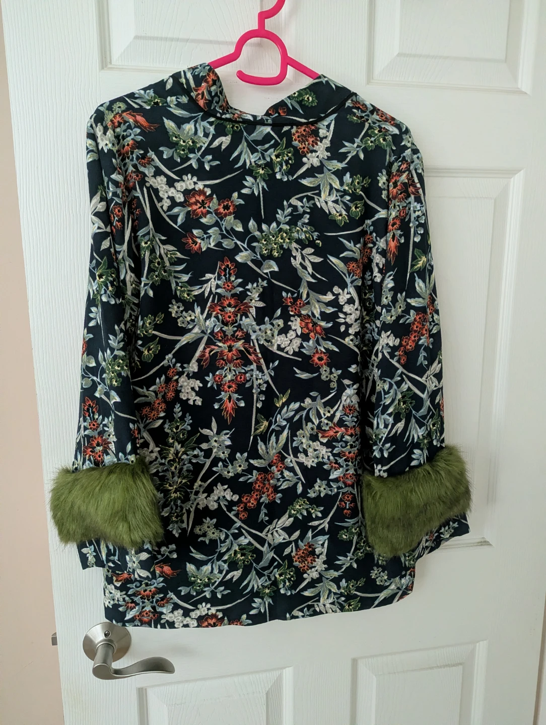 Zara TRF Outerwear Floral Blazer with Faux Fur Cuffs - photo 2