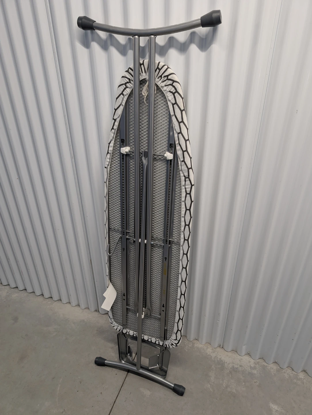IKEA DANKA Ironing Board Like New - photo 2
