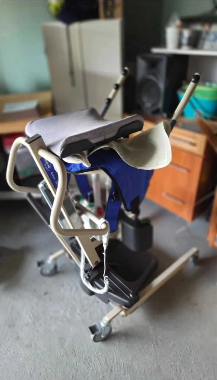 Invacare Reliant 350 Stand Up Patient Lift - photo 4