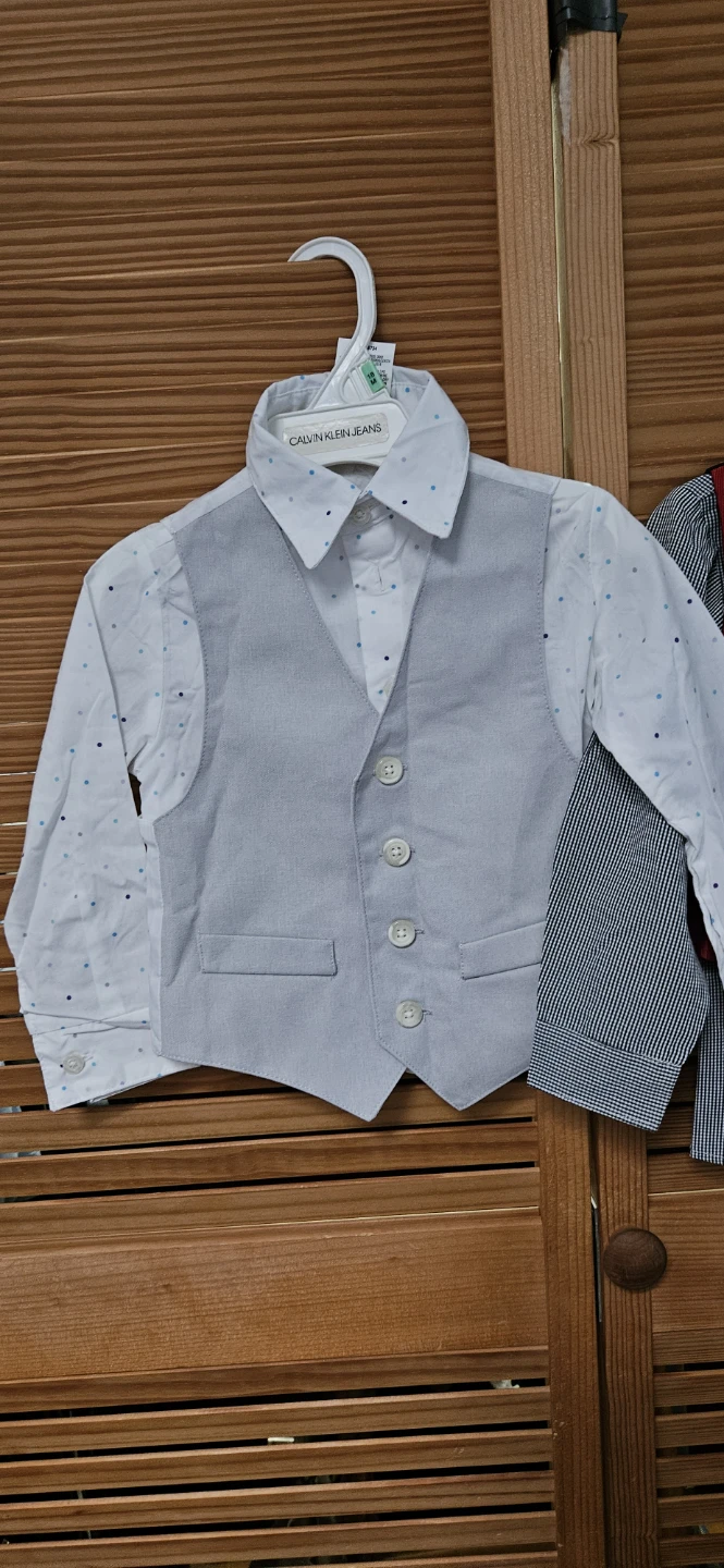 2 Boys Formal Vest and Shirt Sets. Size 2T. 🏈 - photo 2