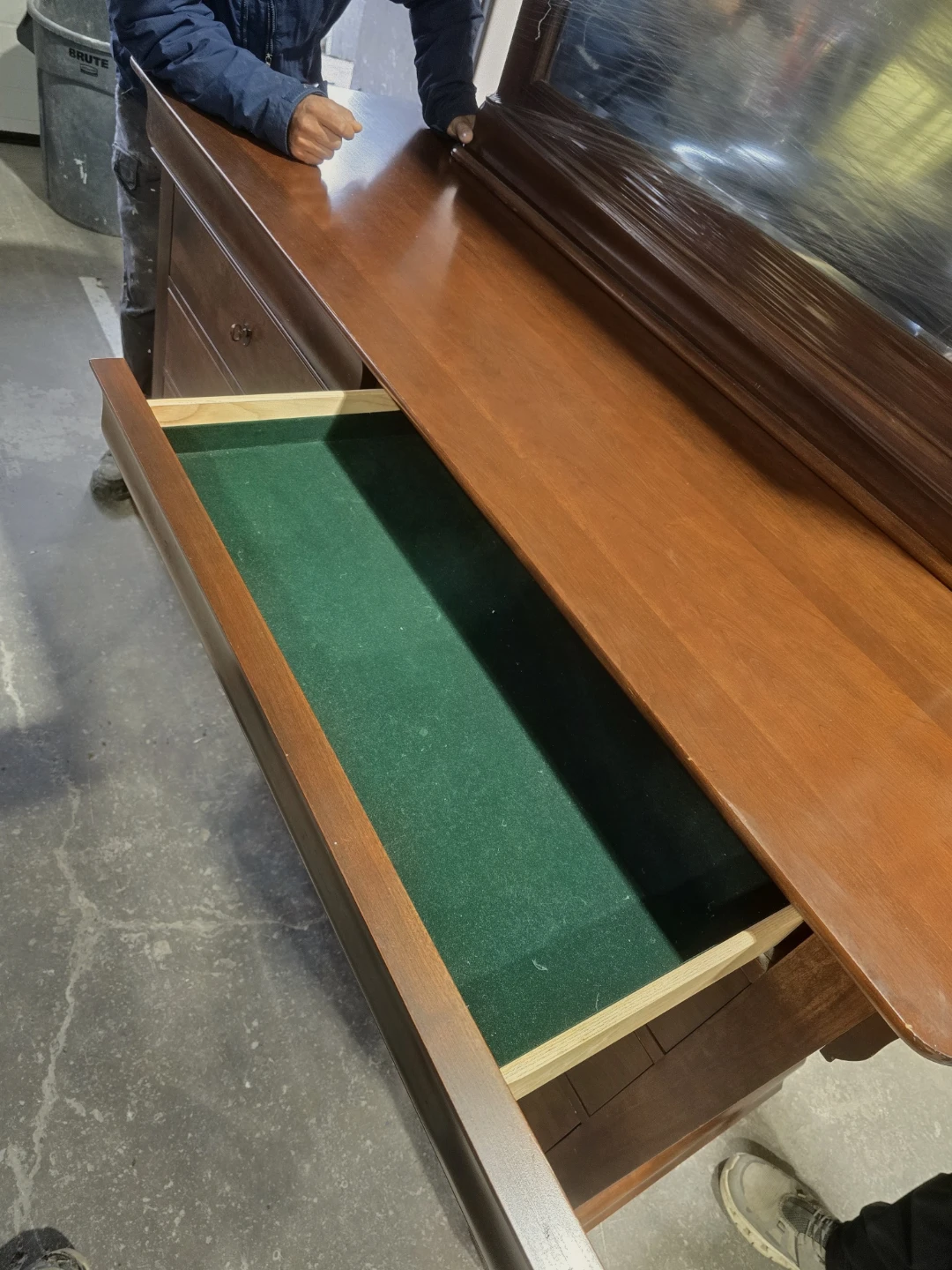 Traditional Wood Dresser with Mirror - photo 4