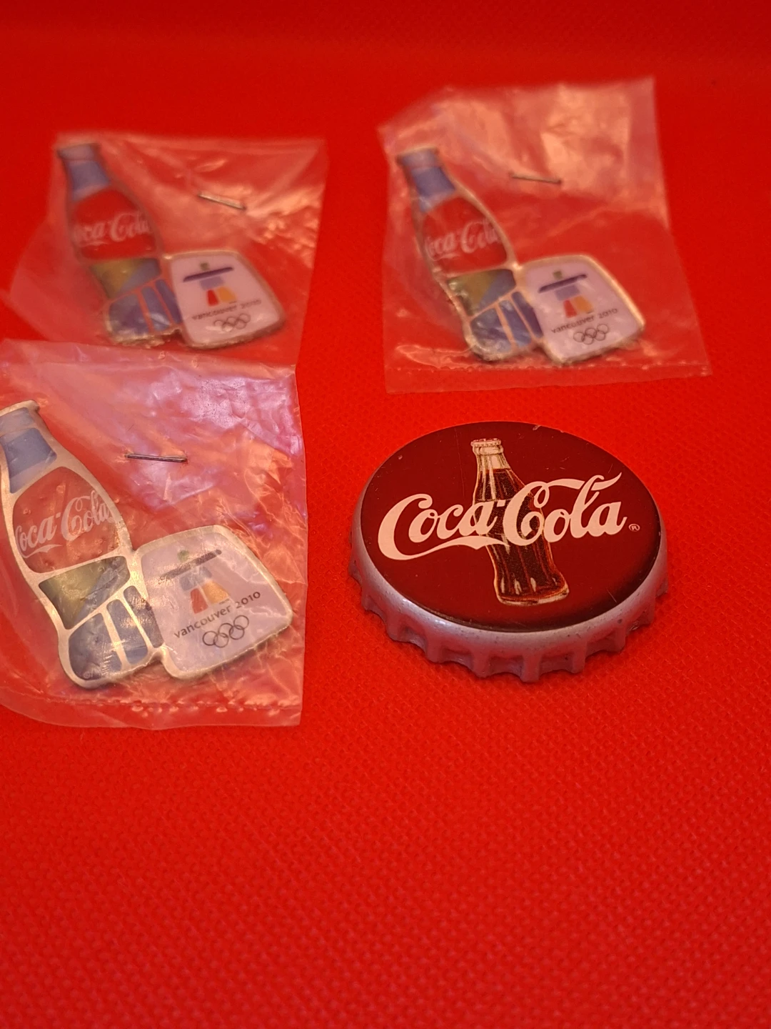 Vancouver 2010 Olympics Coca-Cola Pins & Bottle Cap Display Lot - photo 2