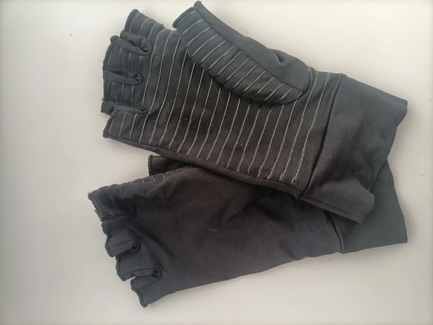 Black Fingerless Gloves 🏈