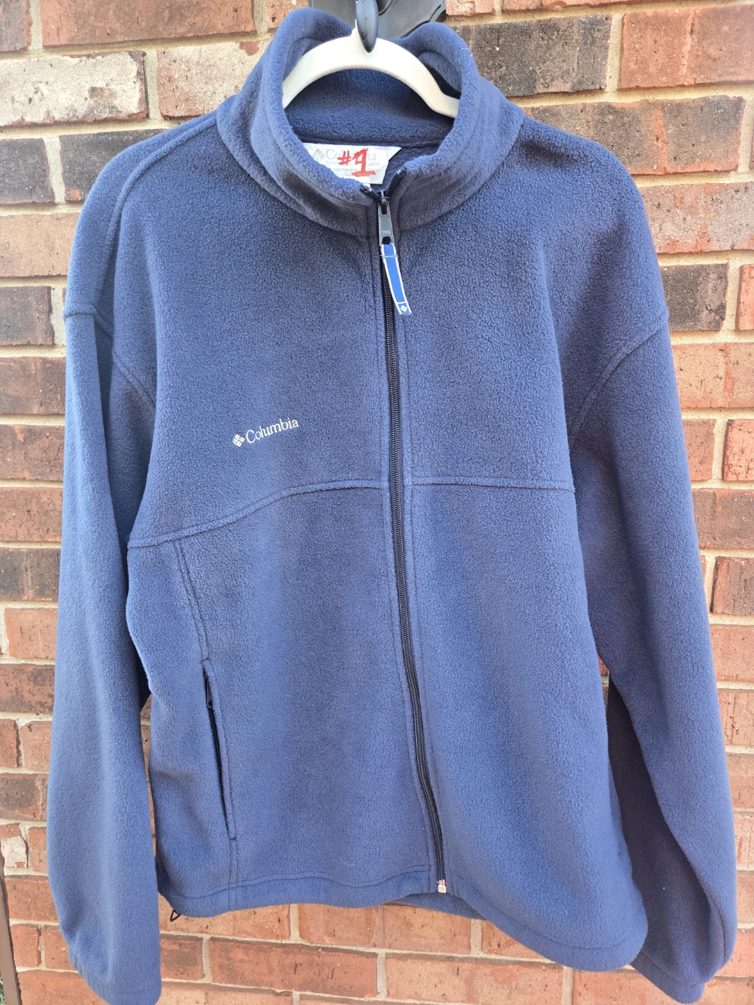 Men's Columbia Fleece.  LARGE Navy, full-zip.EUC