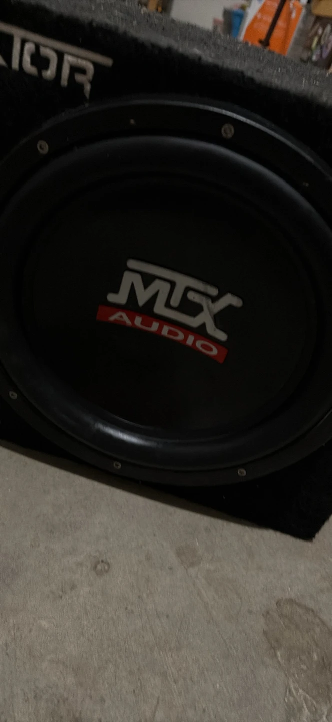 MTX Audio Terminator Dual Subwoofer Enclosure - photo 3