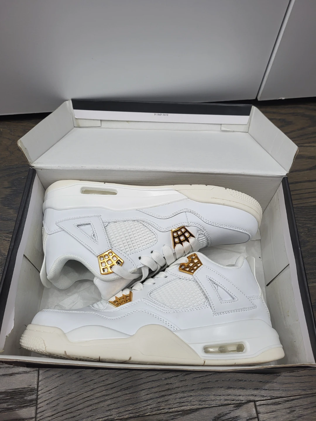 Air Jordan 4 Metallic Gold