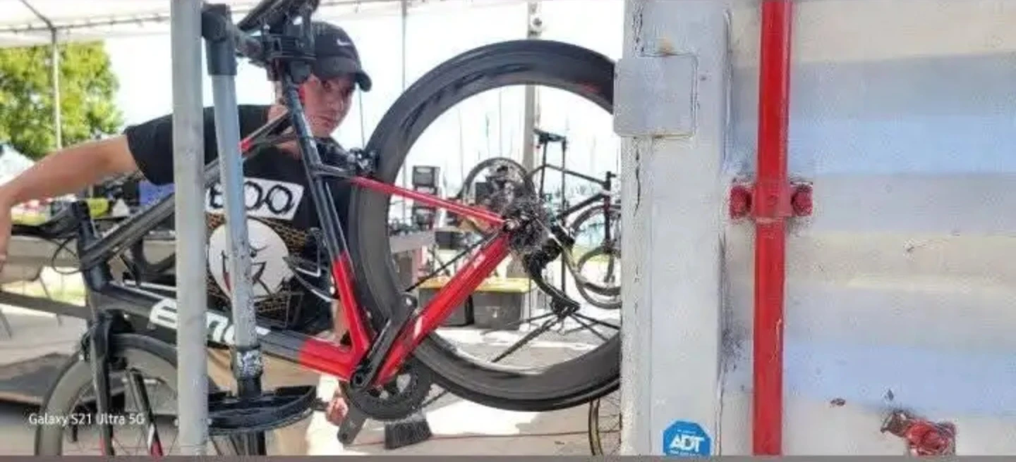 Bicycle, scooter and electric bicycle mechanic - photo 5