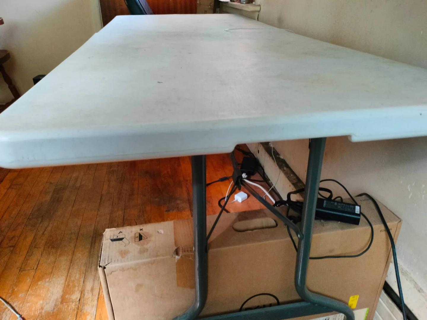 6ft Plastic Folding Table (Folds in Half with Handle) - photo 4