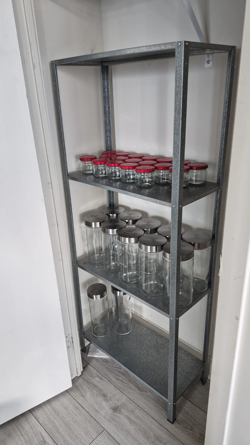 Selling shelf. In mint condition. Pantry shelf