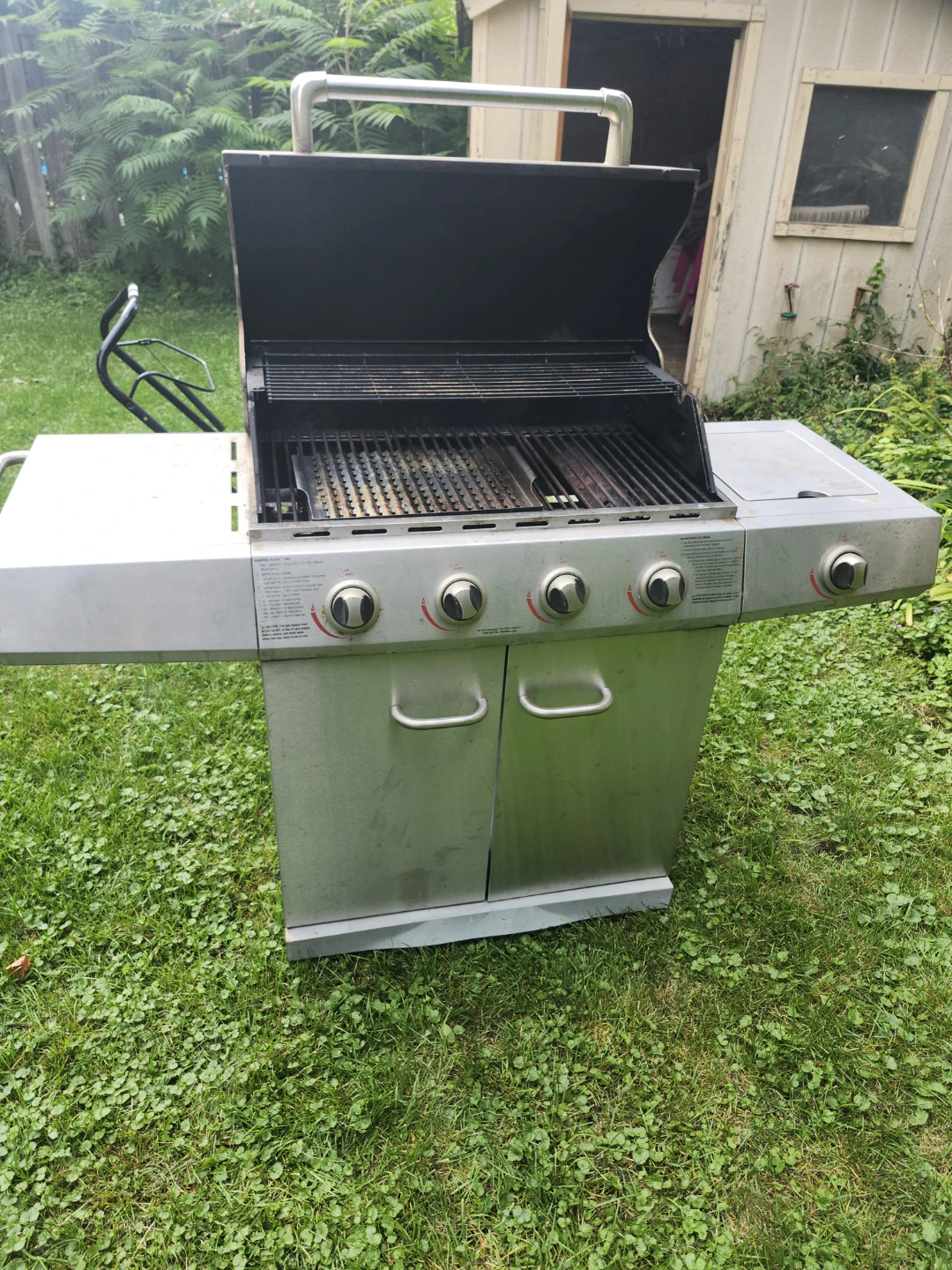 Backyard Grill 5-Burner Propane BBQ - photo 3