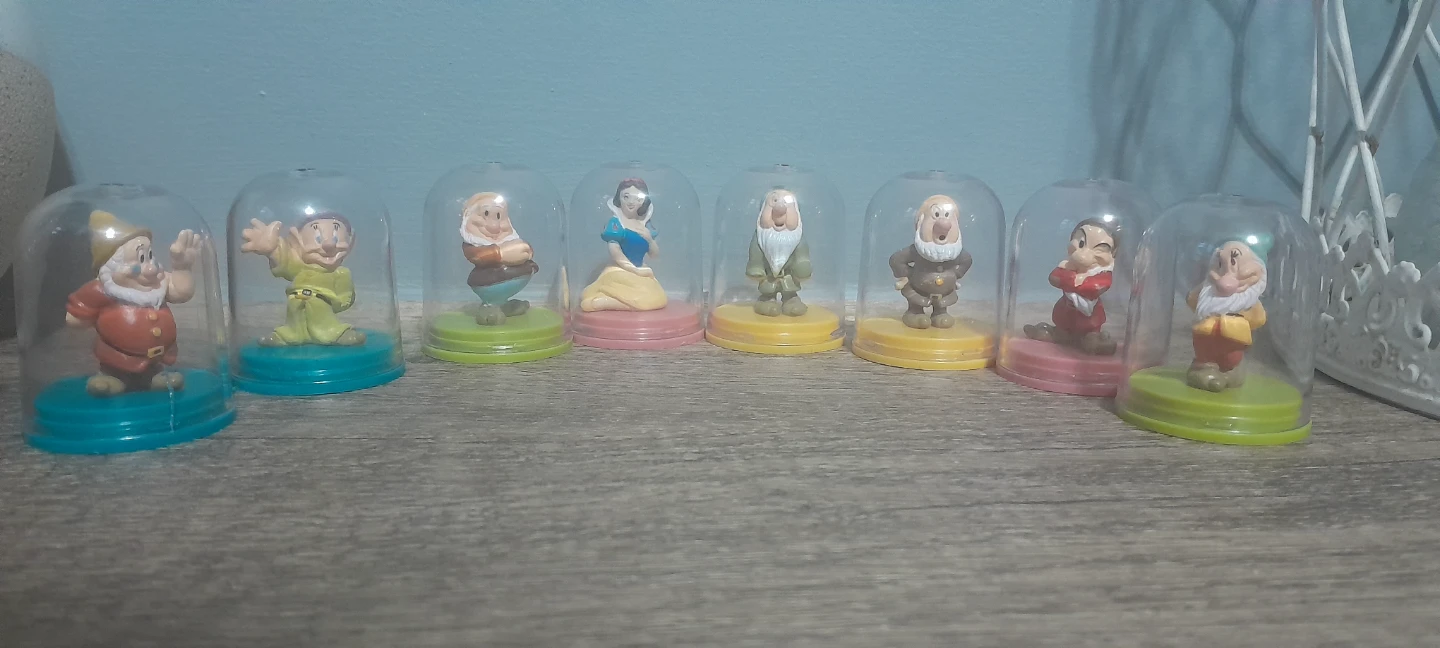 Snow White and the Seven Dwarfs figurines - photo 3