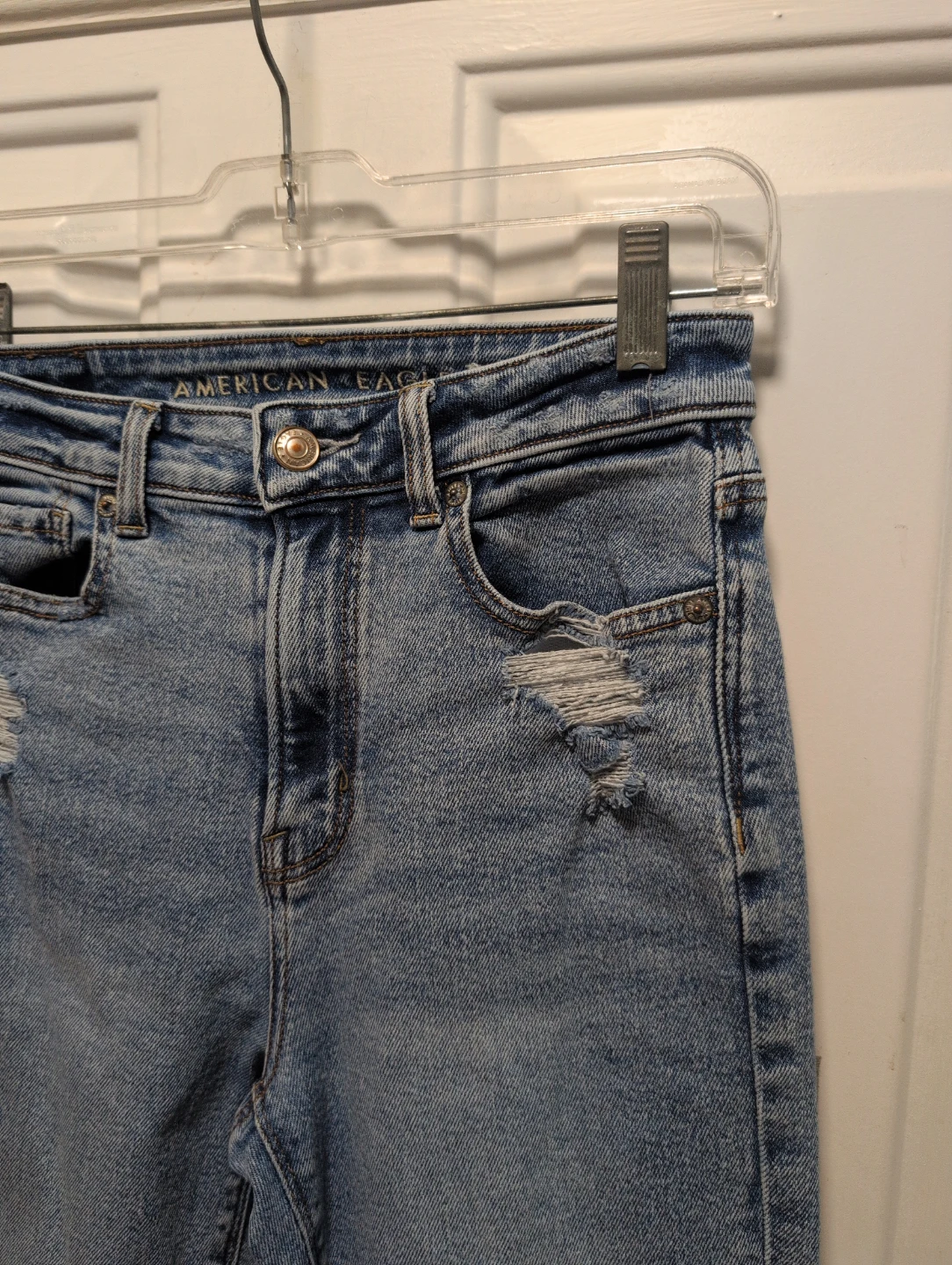 American Eagle High-Rise Distressed Jeans - photo 3
