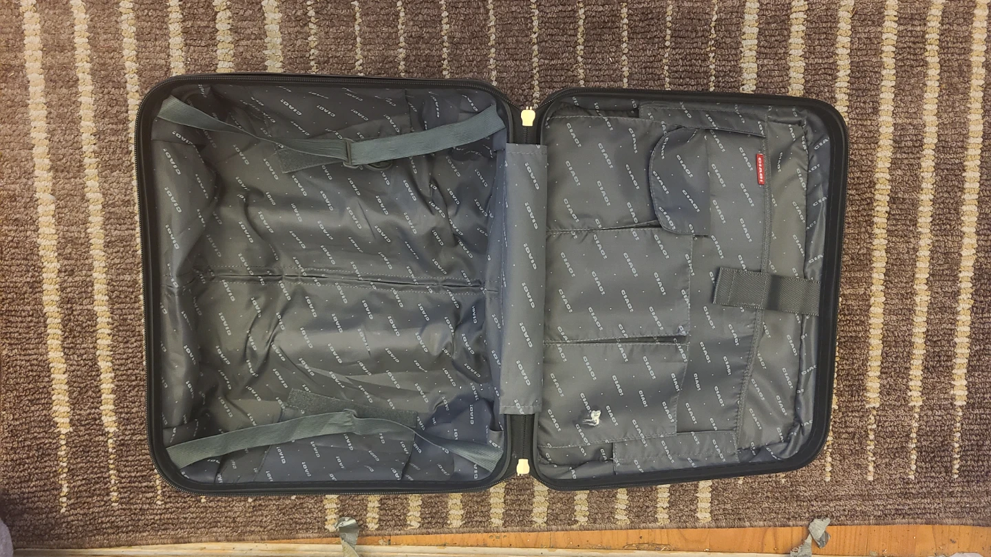 Small travel/overnight suitcase - photo 2