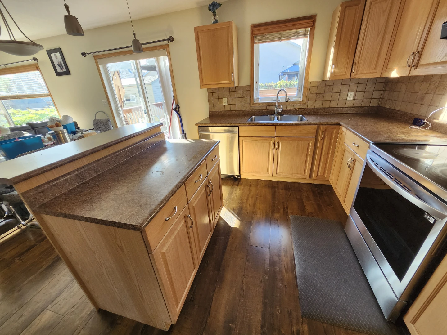 Oak kitchen cabinet set