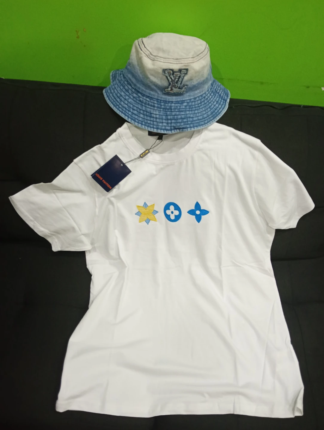 Louis Vuitton T-Shirt size L and Bucket Hat Set