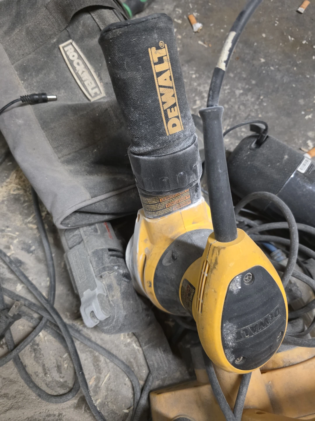 DEWALT Sander corded