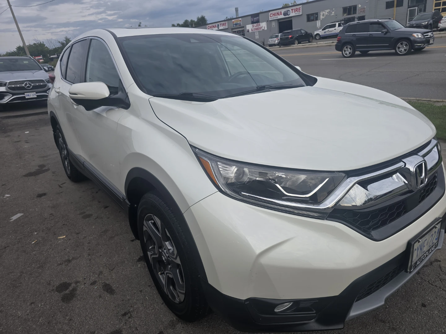 White Honda CR-V EXL AWD SUV 2018
