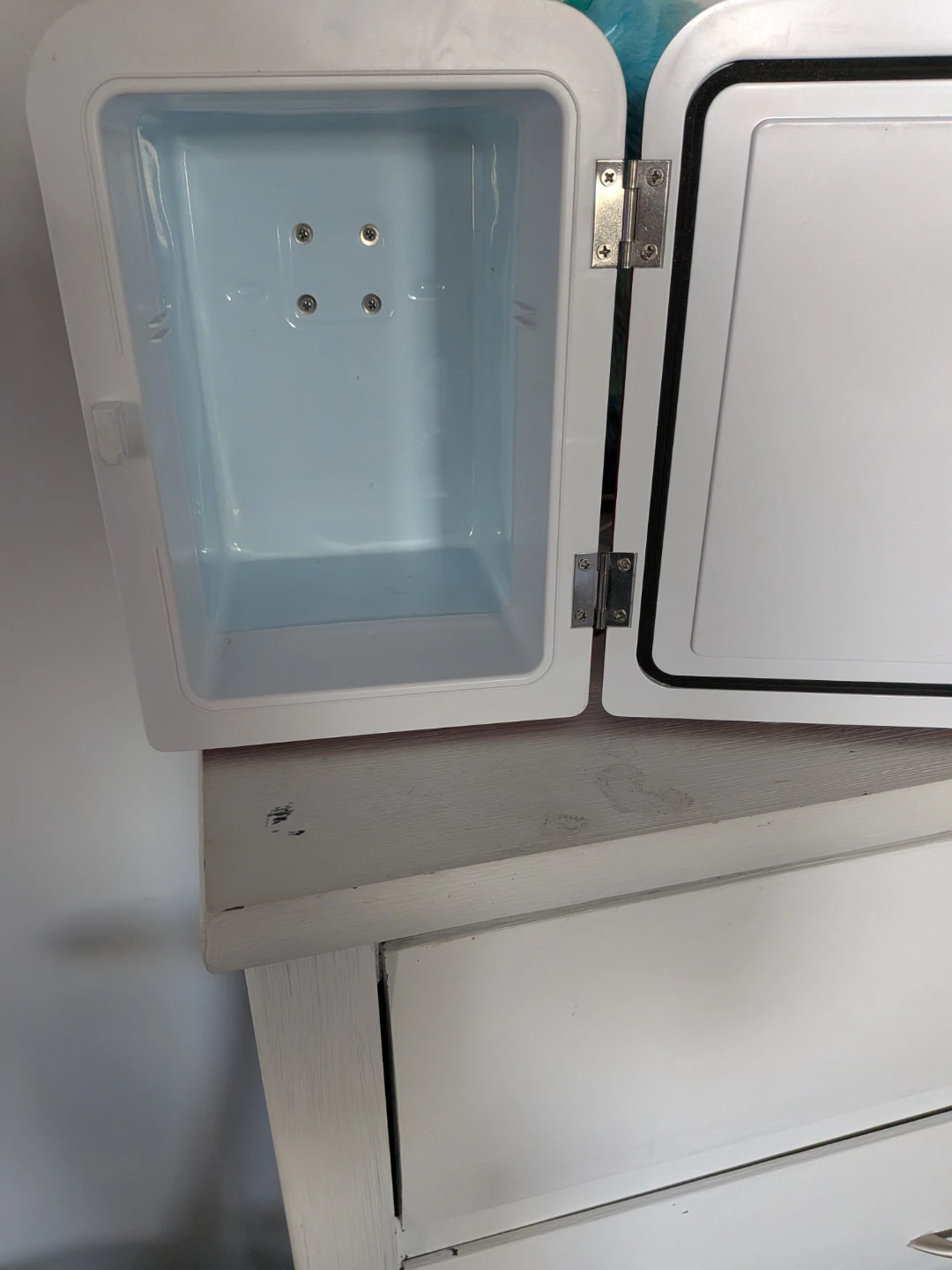 Coca-Cola Mini Fridge - photo 2