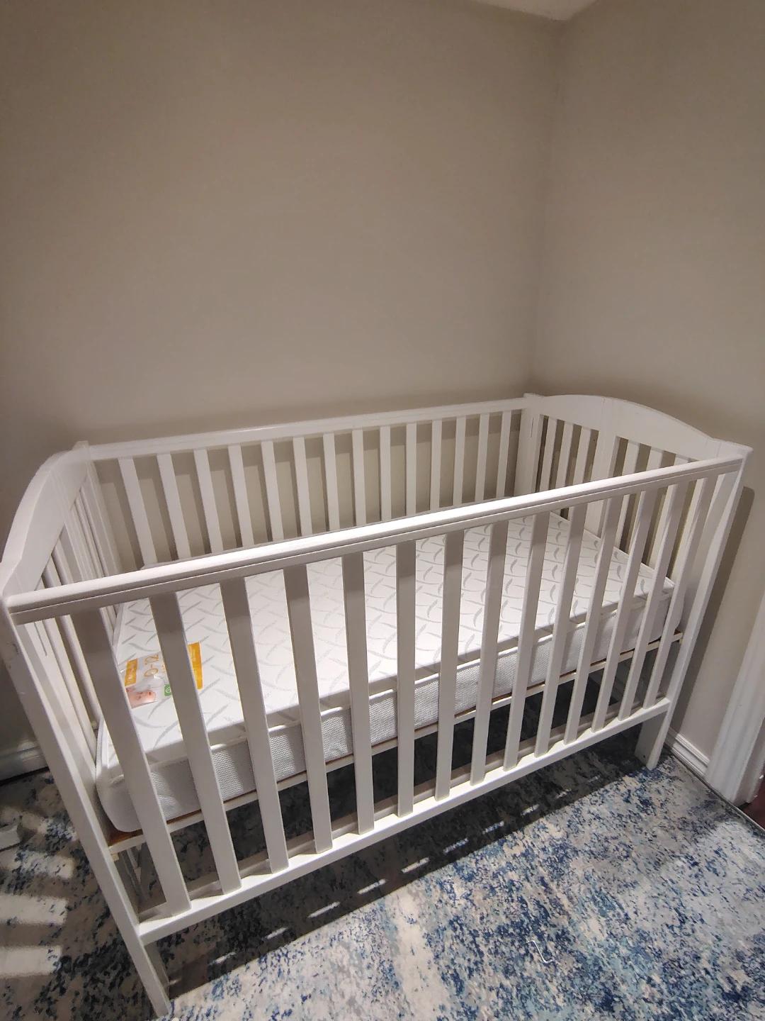 Foldable White Baby Crib