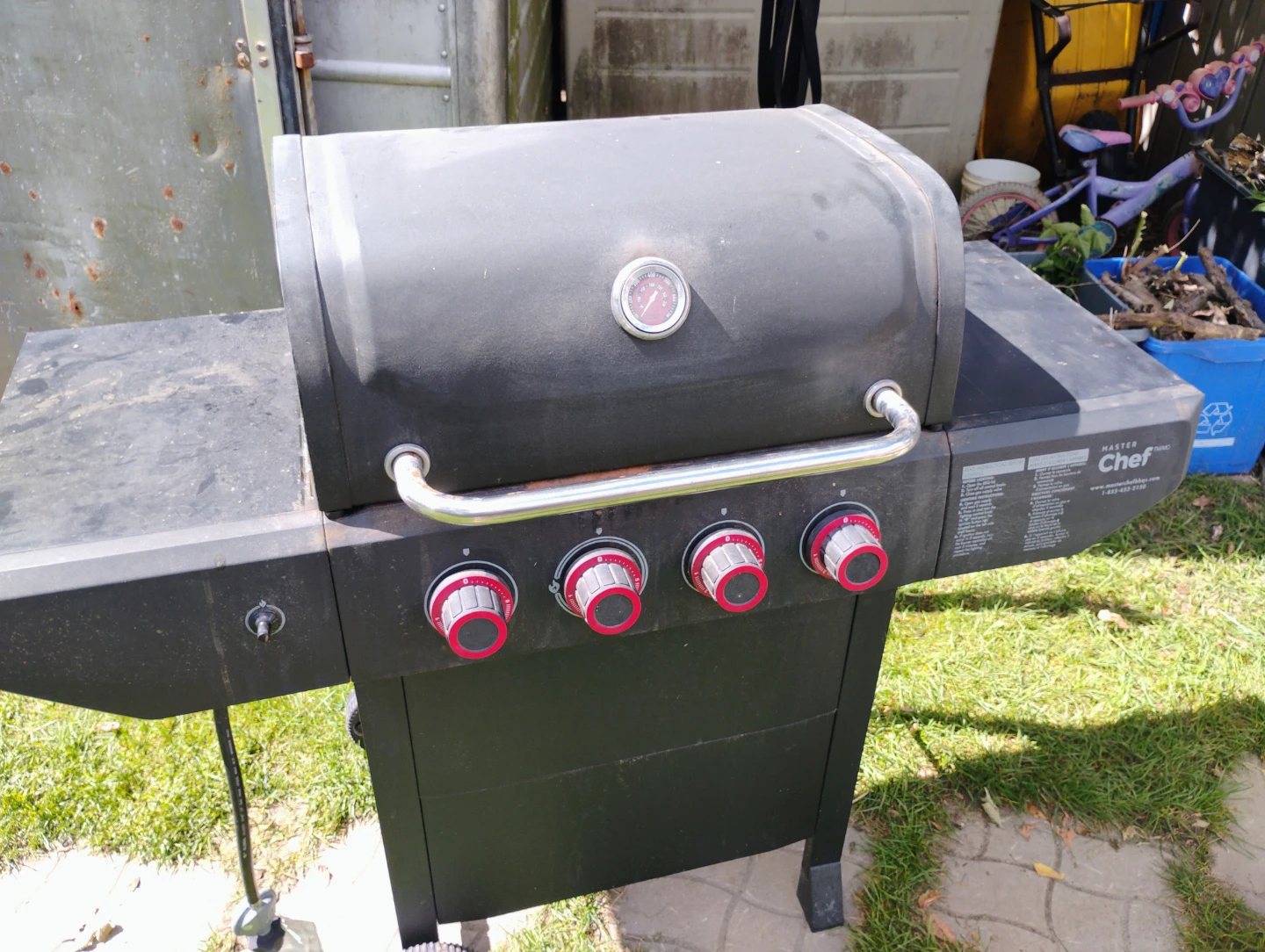 Master Chef 4-Burner Propane BBQ - photo 2