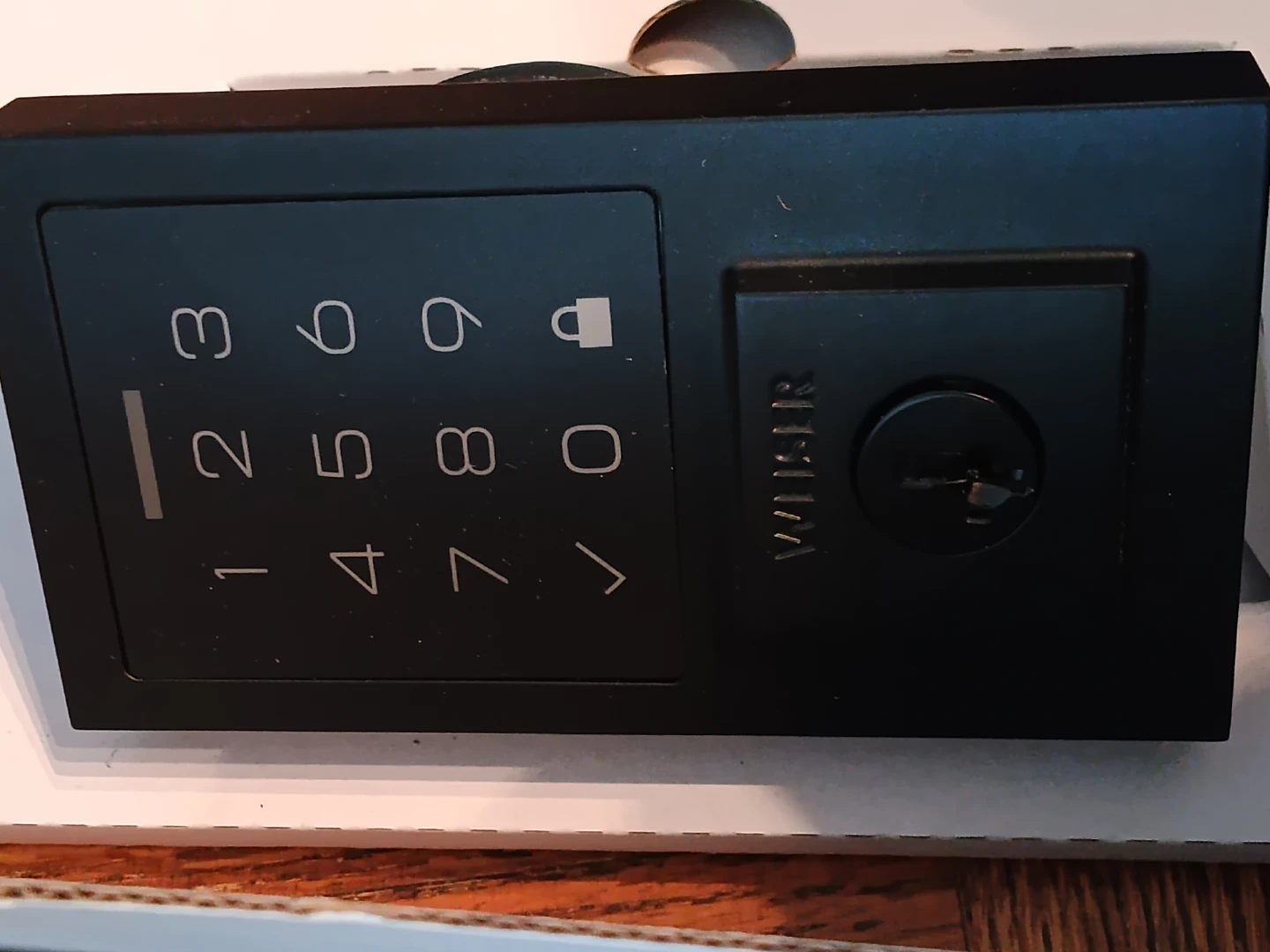 Weiser SmartCode Touchpad Electronic Lock - photo 2