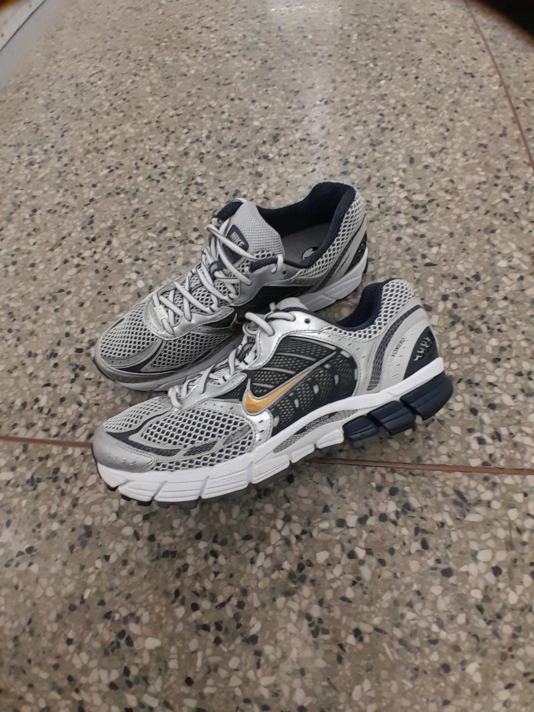 Nike Zoom Vomero Running Shoes Men's Size 11.5 - photo 5