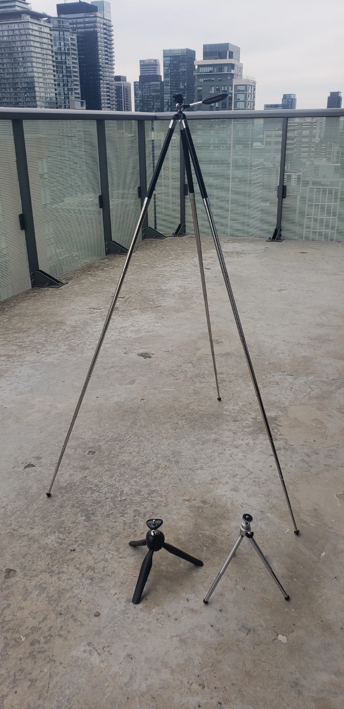 Set of 3 camera tripods