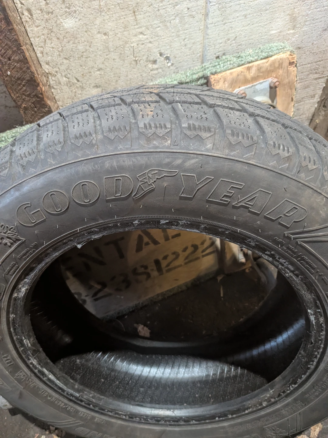 Goodyear Winter Command Tires 195/65R15 - photo 4
