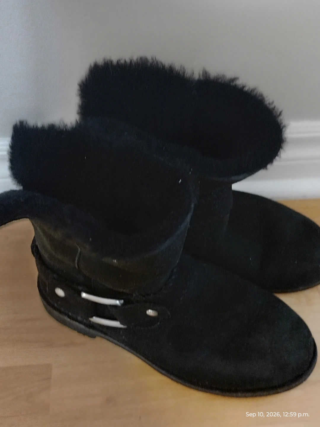 UGG Australia Black Fur-Lined Buckle Boots – Size 7 - photo 2
