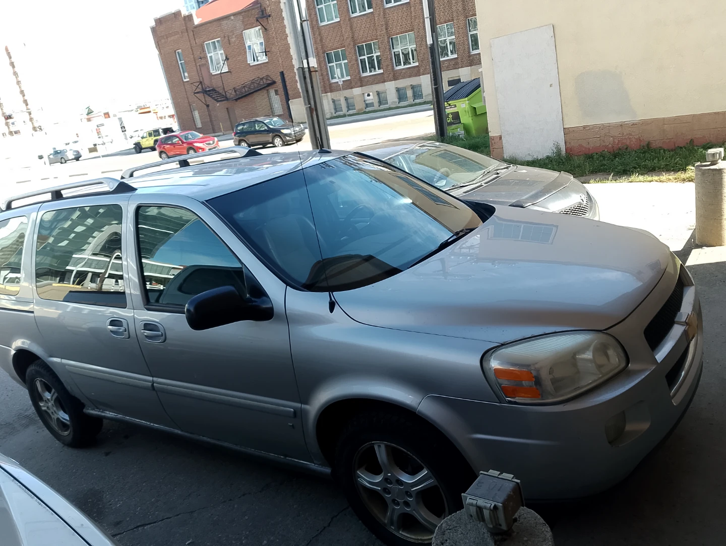Chevrolet Uplander Minivan - photo 3