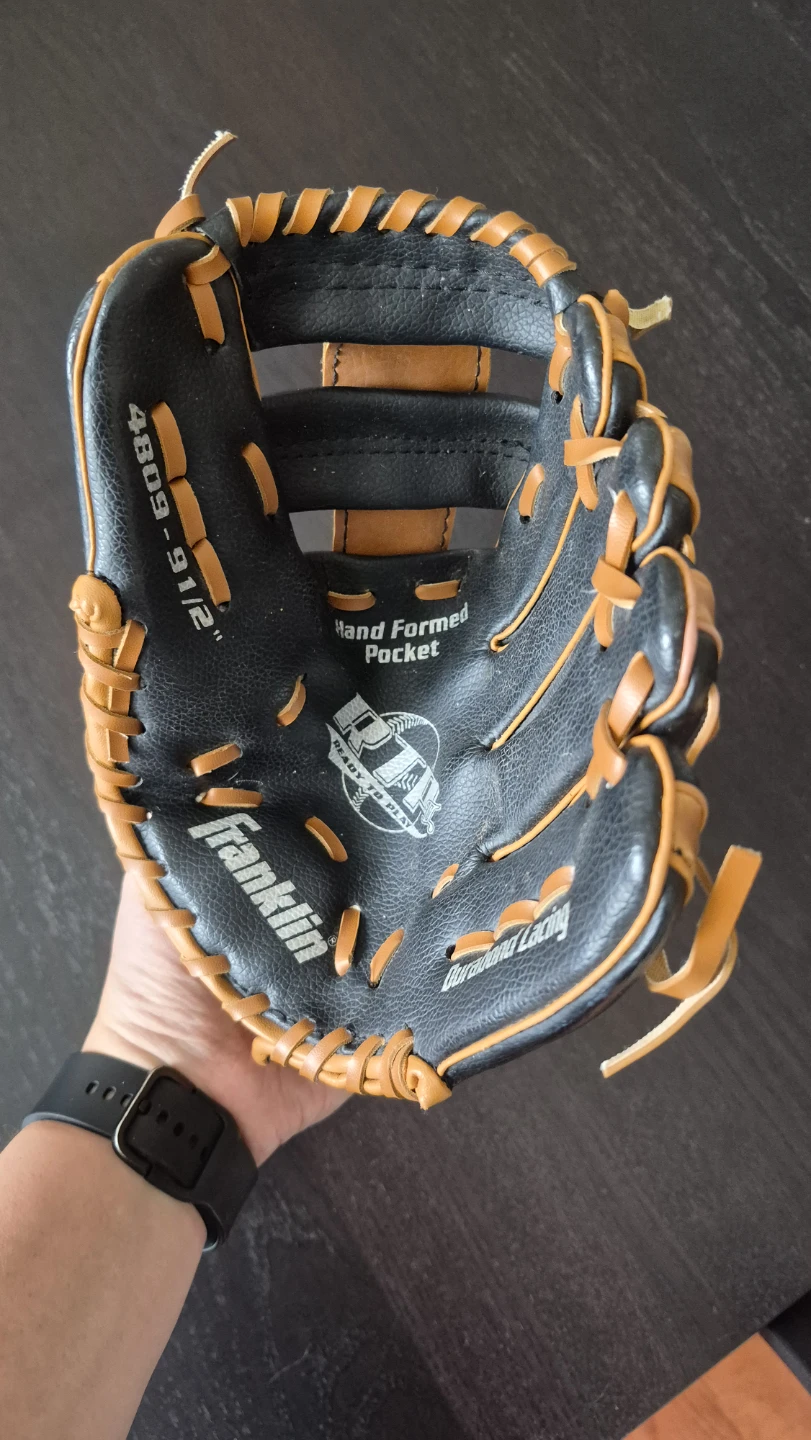 Franklin RTP 9.5" Ready to Play glove with a hand formed pocket. - photo 2