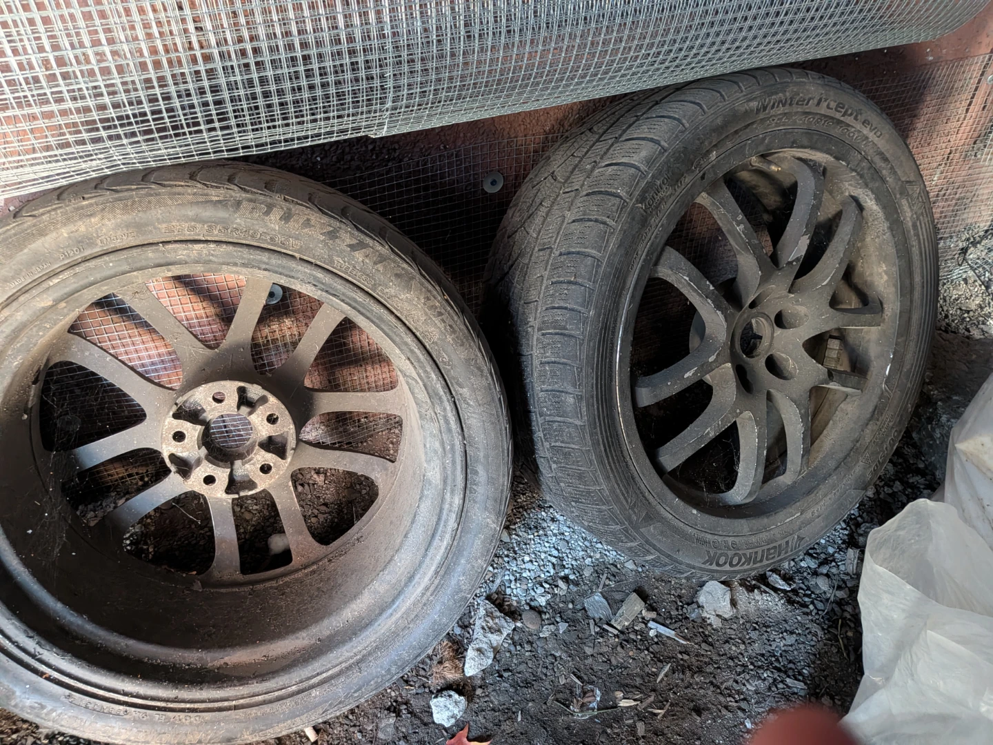 Hankook Winter I*cept Evo Tires