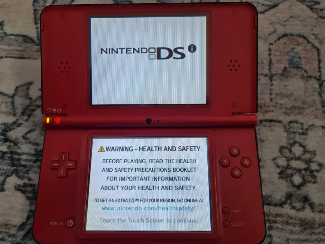 Nintendo DSi XL - photo 3