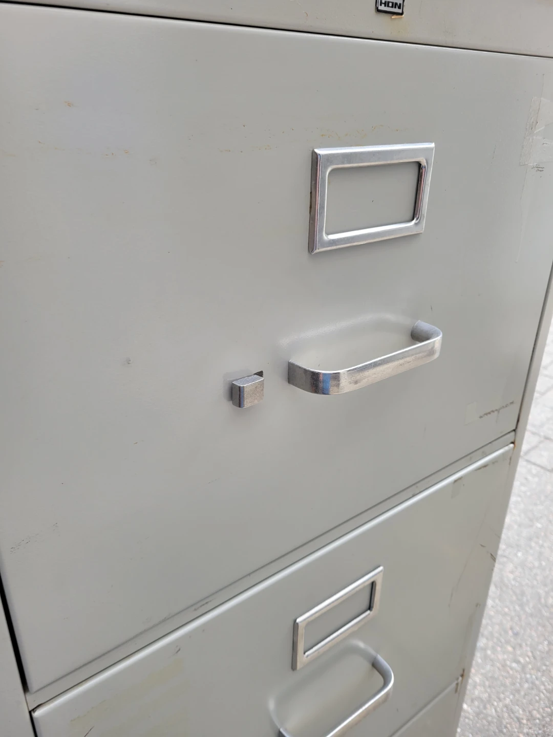 4-Drawer Metal Filing Cabinet For Sale. - photo 4