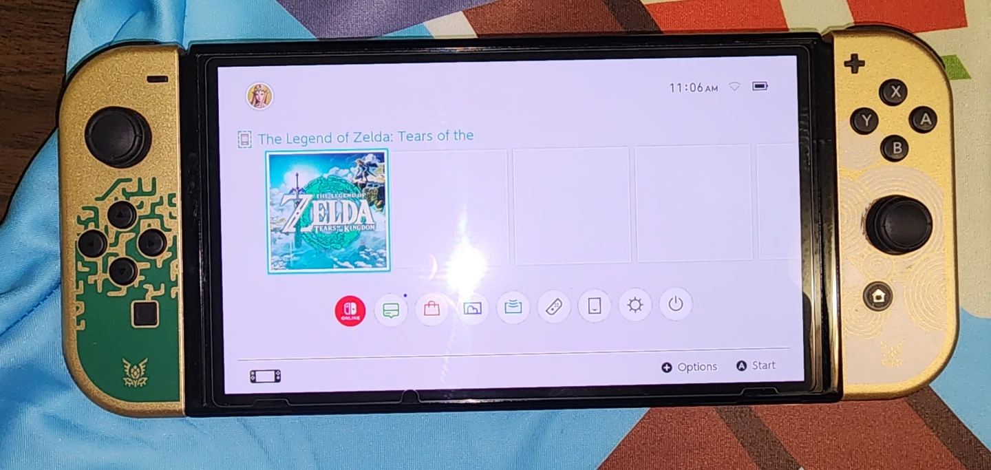 Open to offers. Nintendo switch OLED Tears of the kingdom bundle - photo 2