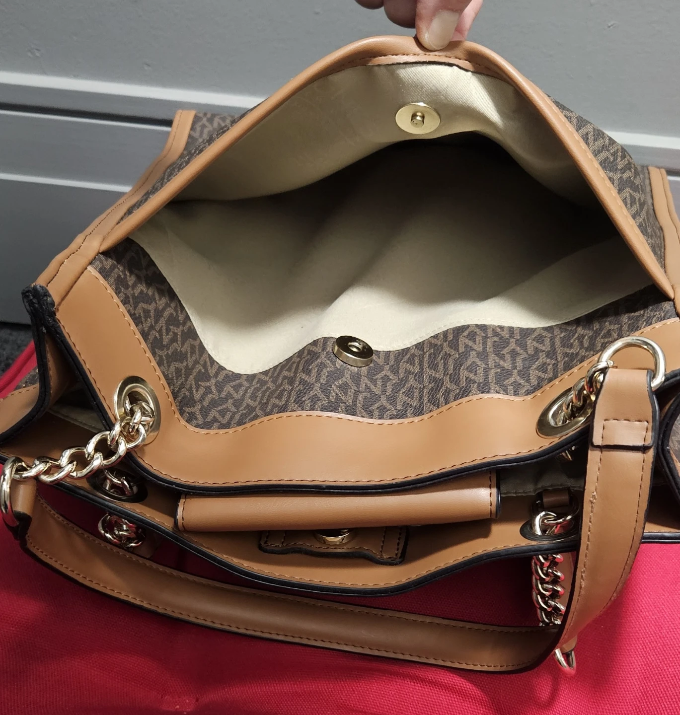 Jones New York signature handbag - photo 3
