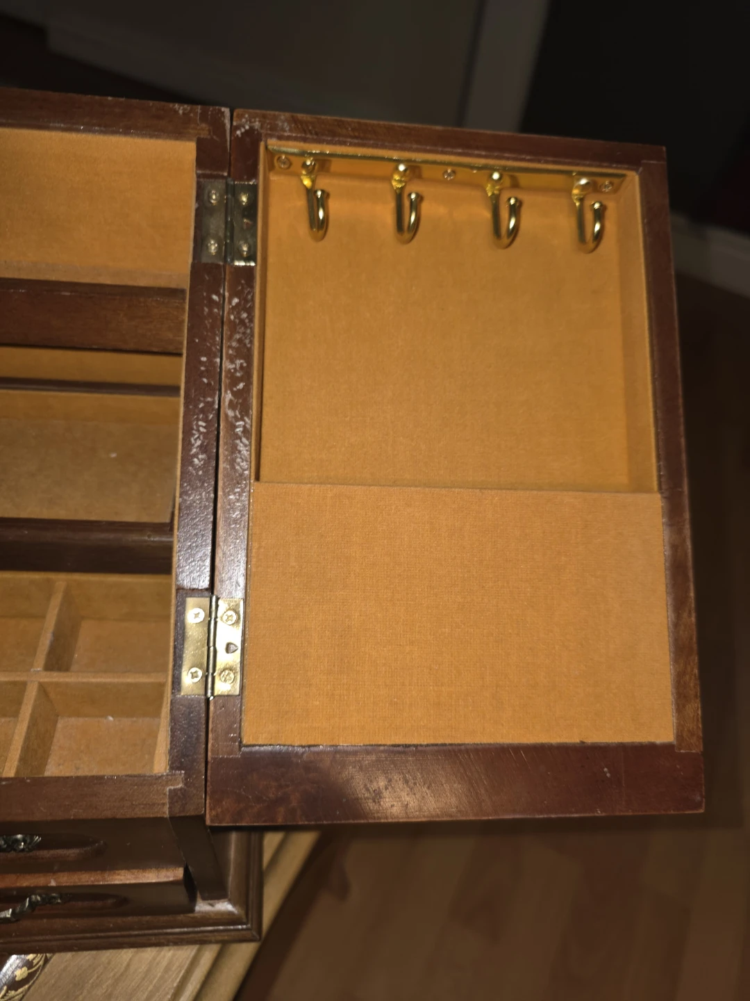 Wooden Jewelry Box with Glass Floral Inserts - photo 3