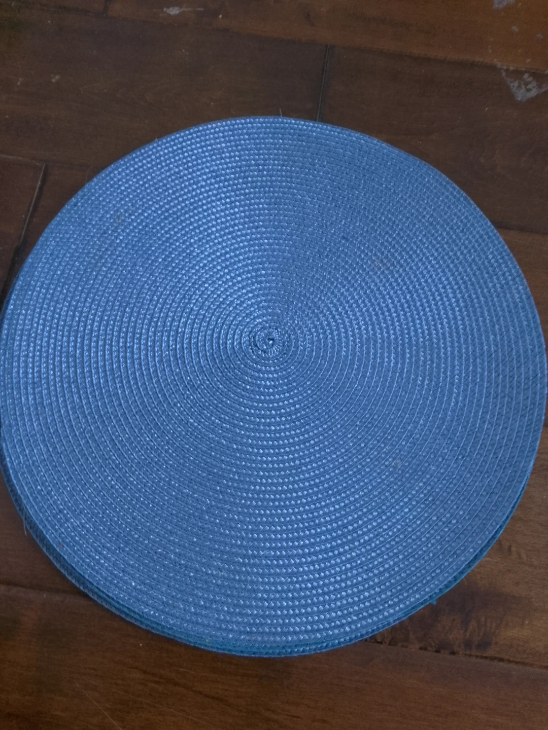 Blue woven round placemat × 5 🏈