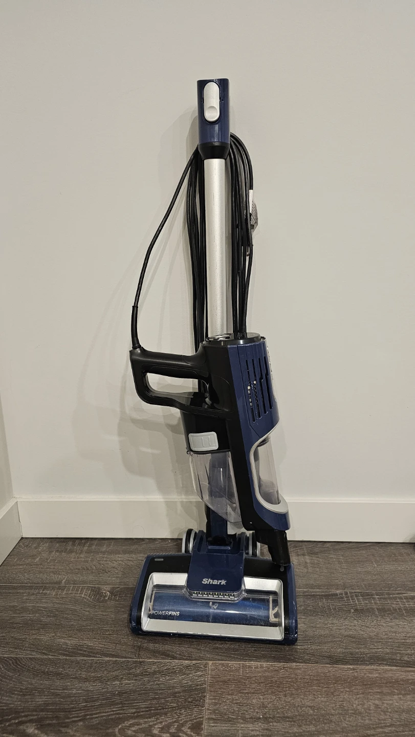 Shark ultralight pet pro vacuum